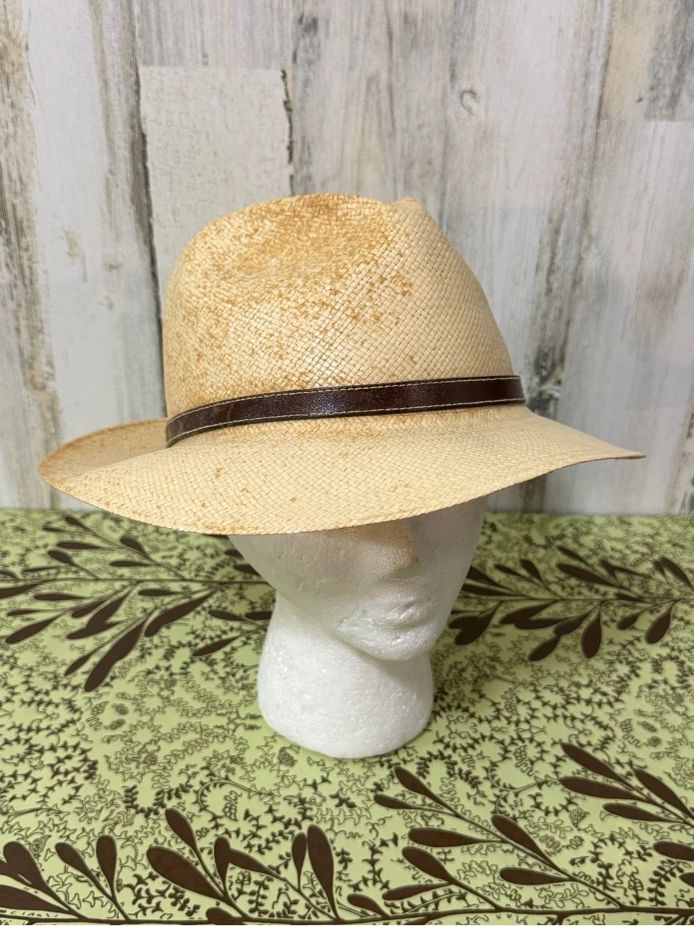 Stetson Natural Straw Hat with Brown Sweatband Large 7 1/4” - 7 3/8”